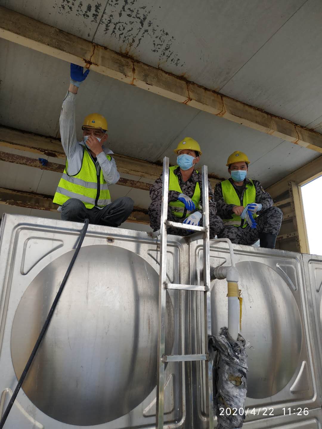 鐘家村小學(xué)-水箱清洗